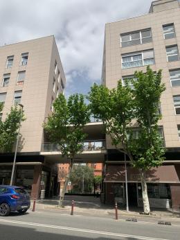 2   -  PLAZA DE PARKING EN ESPLUGUES DE LLOBREGAT